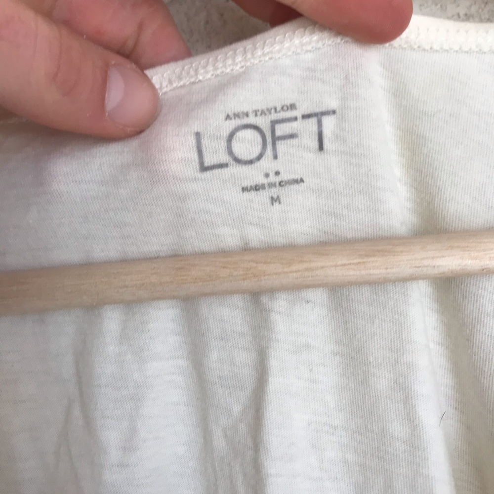 LOFT Cream Ruffle Tank Top M - Picture 4 of 7